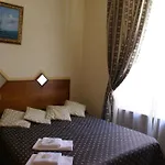 Отель Farini Рим