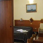 Отель Farini Рим