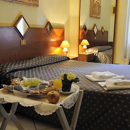 Farini Hotel 2*