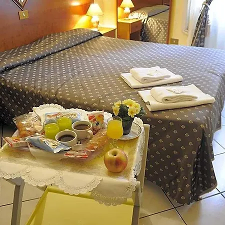 Farini 2* Rome